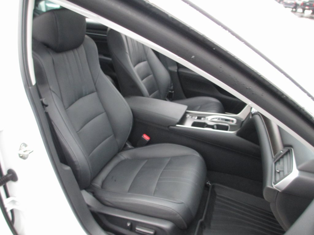 Used 2019 Honda Accord Touring image 19