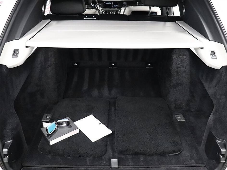 Used 2022 Rolls-Royce Cullinan w/ Cullinan Package AWD/4WD image 86