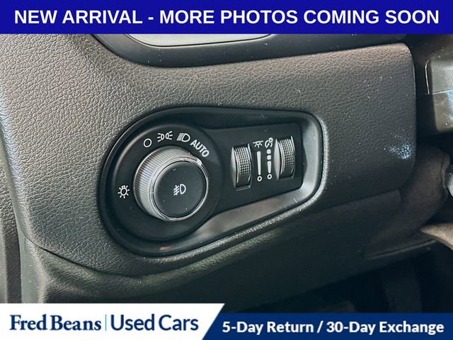 Used 2020 Jeep Renegade Latitude w/ Cold Weather Group AWD/4WD image 12