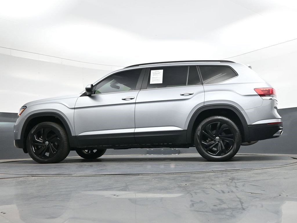 Used 2022 Volkswagen Atlas SE w/ Black Wheel Package AWD/4WD image 32