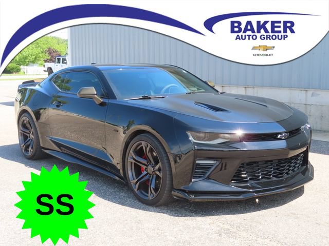 Used 2018 Chevrolet Camaro SS RWD image 1