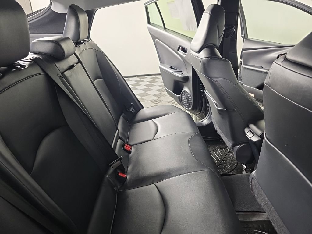 Used 2019 Toyota Prius XLE image 33
