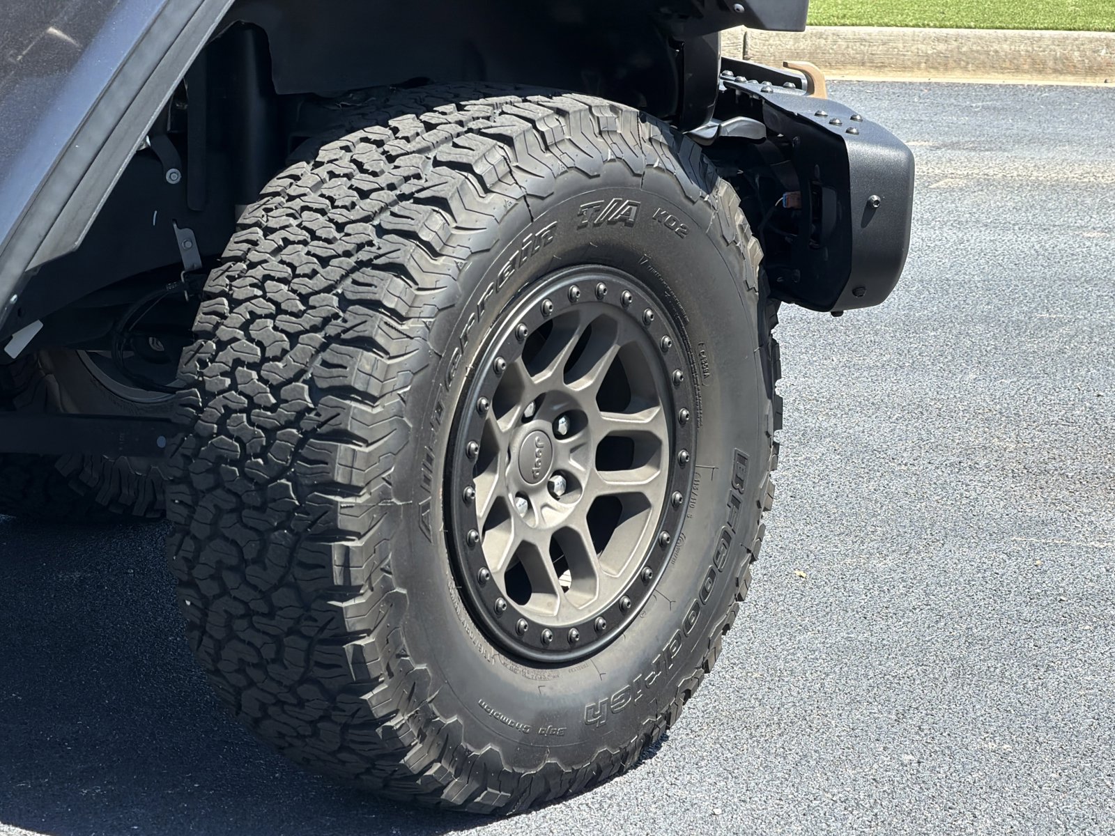 Used 2022 Jeep Wrangler Unlimited Rubicon w/ Xtreme Recon 35" Tire Package image 6