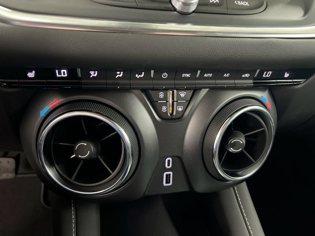 New 2026 Chevrolet Blazer LT w/ Midnight/Sport Edition FWD image 16