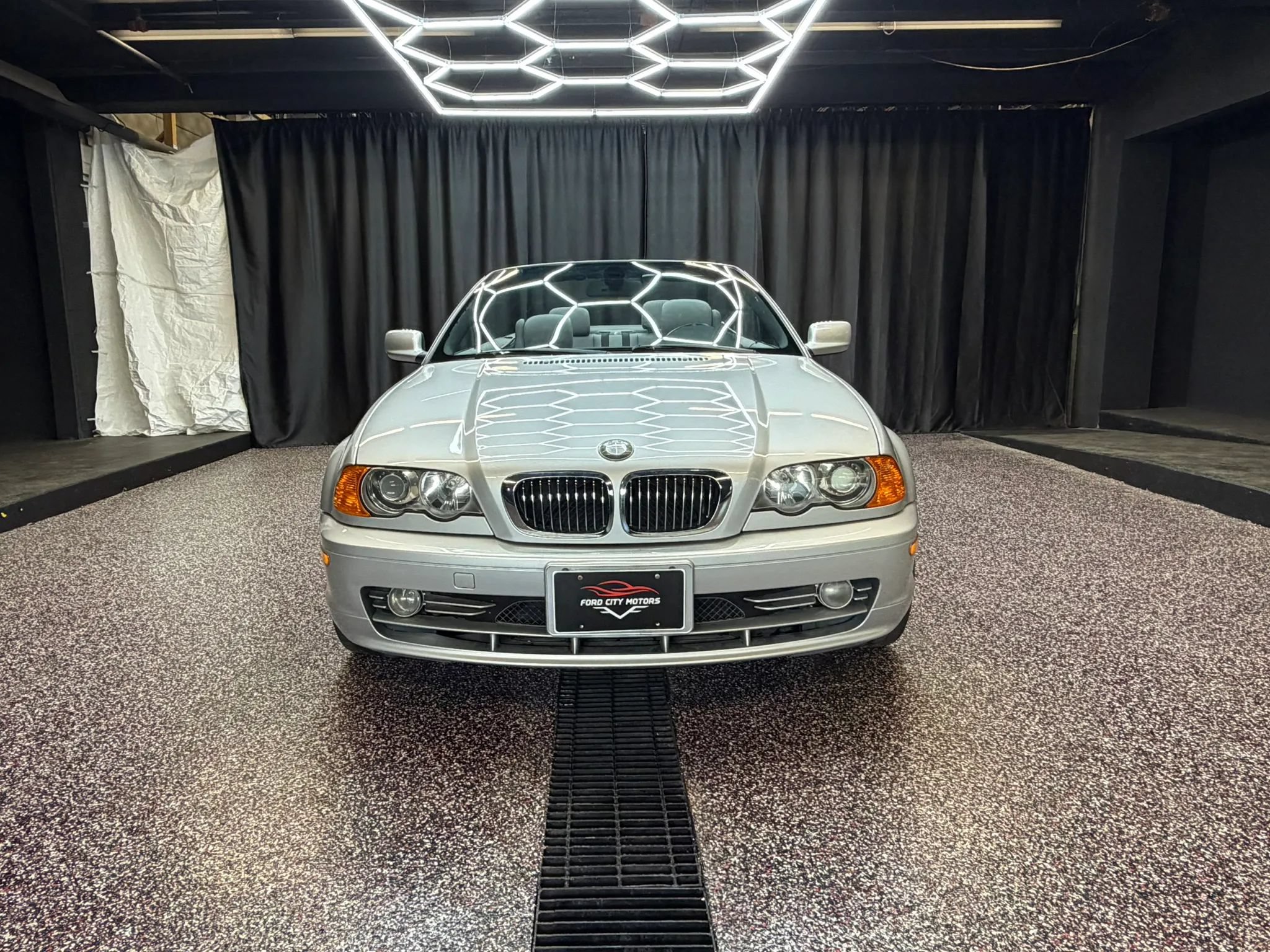 Used 2001 BMW 330Ci Convertible RWD image 2