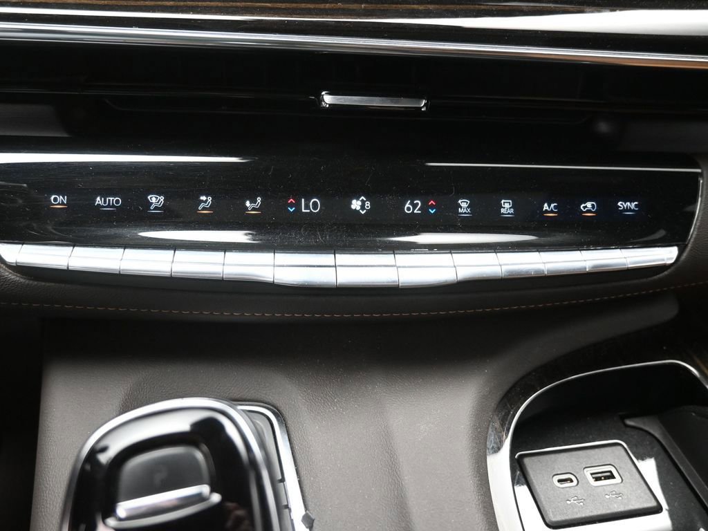 Used 2023 Cadillac Escalade ESV Premium Luxury image 28