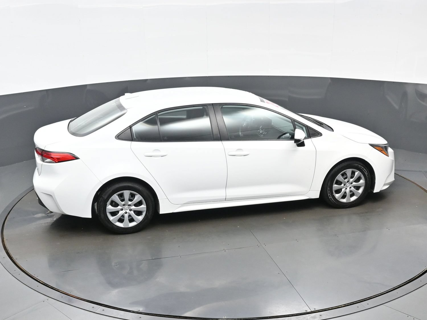 Used 2024 Toyota Corolla LE FWD image 39