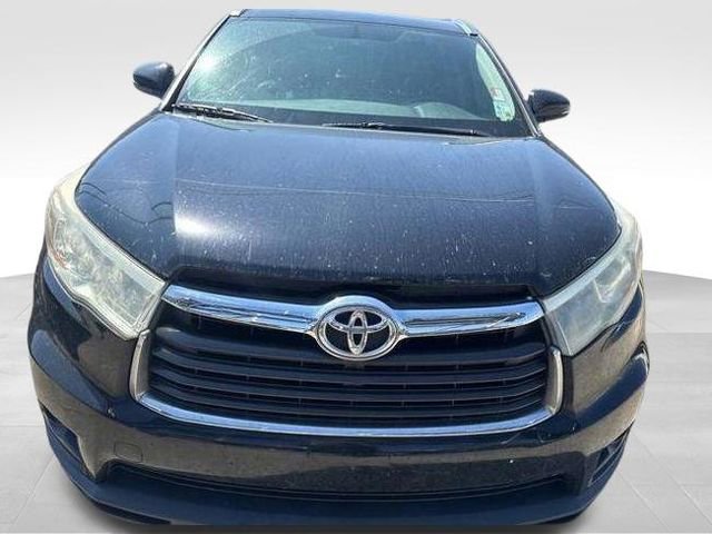 Used 2016 Toyota Highlander XLE image 2