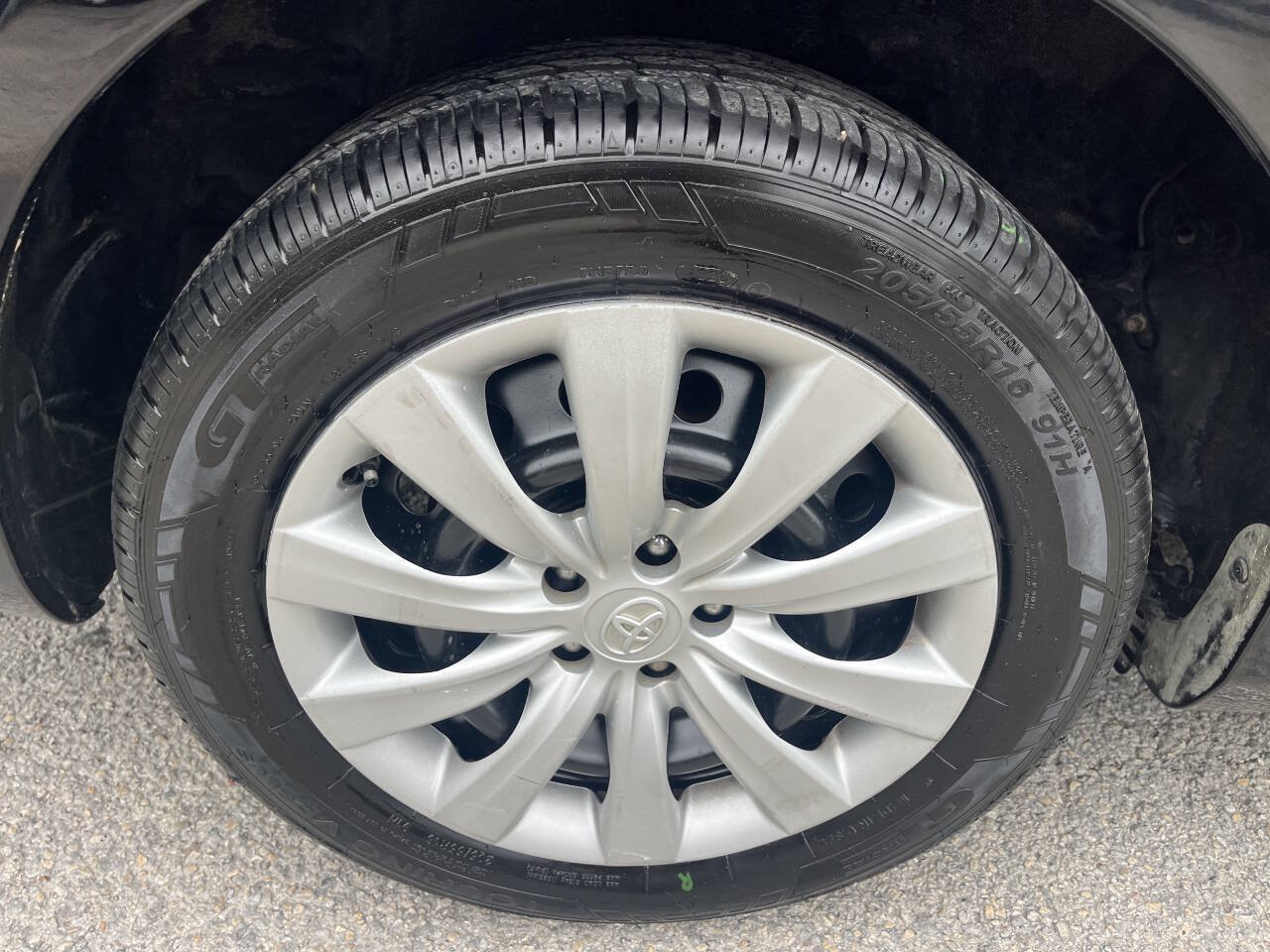 Used 2013 Toyota Corolla LE FWD image 22