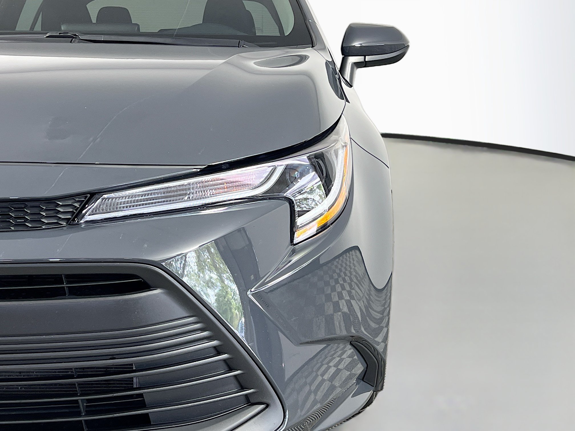 Used 2025 Toyota Corolla LE FWD image 12