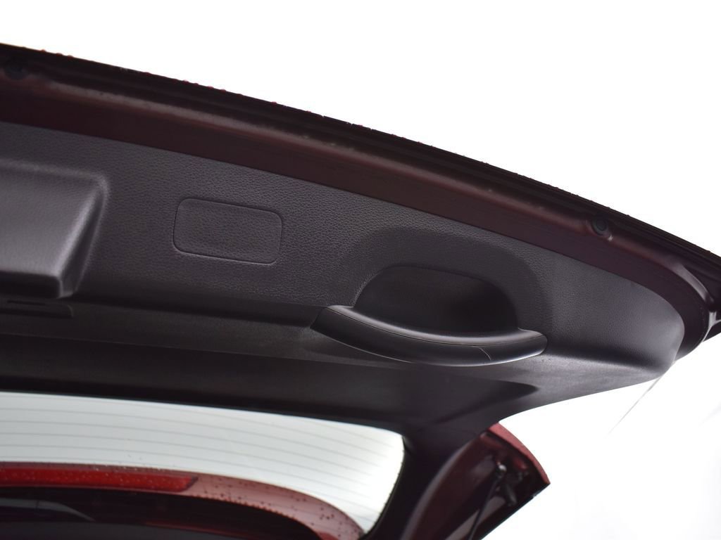 Used 2024 Kia Carnival LX image 33