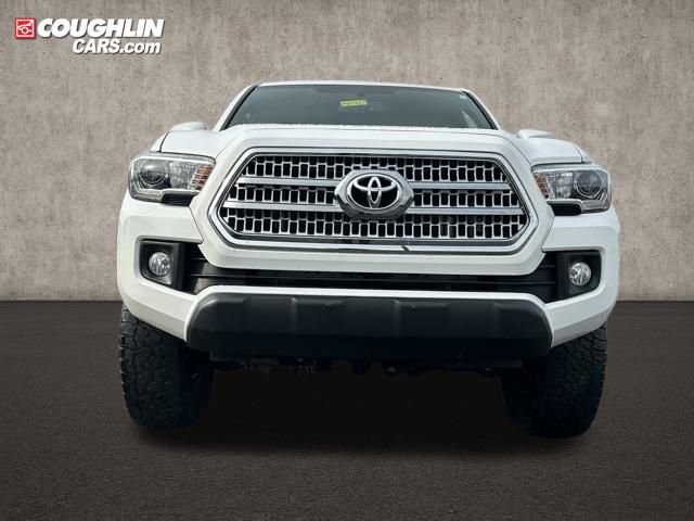 Used 2017 Toyota Tacoma 4x4 Double Cab image 2