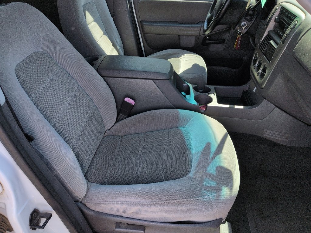 Used 2005 Ford Explorer XLT AWD/4WD image 19