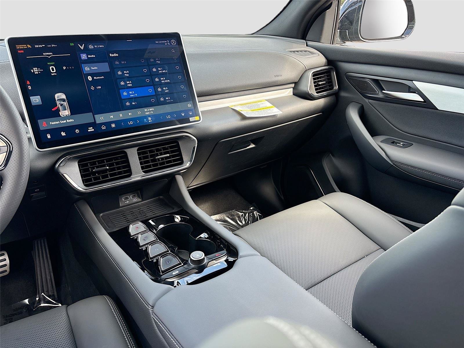 New 2025 VinFast VF 8 Plus AWD/4WD image 22
