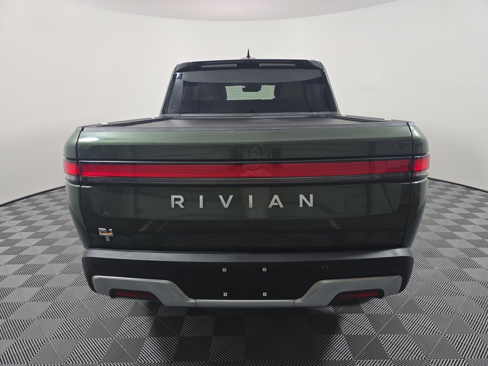 Used 2022 Rivian R1T Adventure AWD/4WD image 4