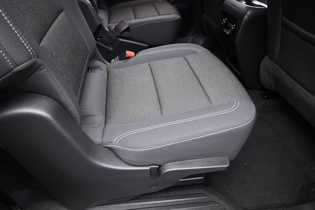 Used 2026 Chevrolet Traverse LT FWD image 38