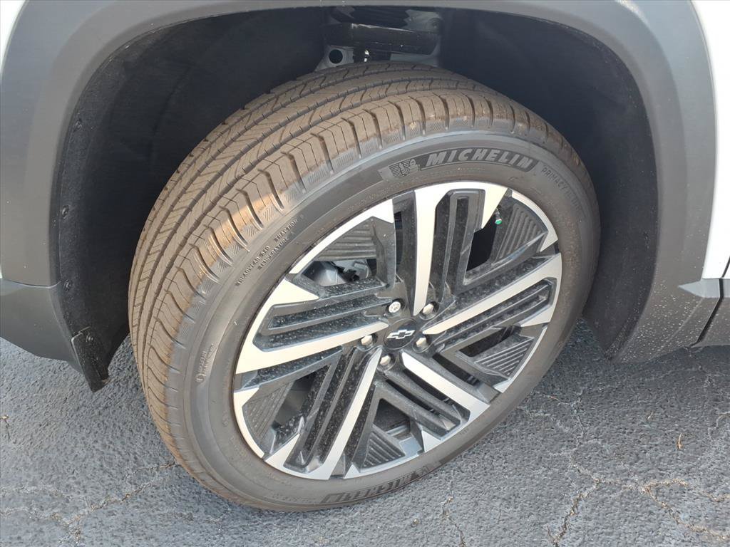 New 2027 Chevrolet Equinox RS w/ Safety and Technology Package AWD/4WD image 16