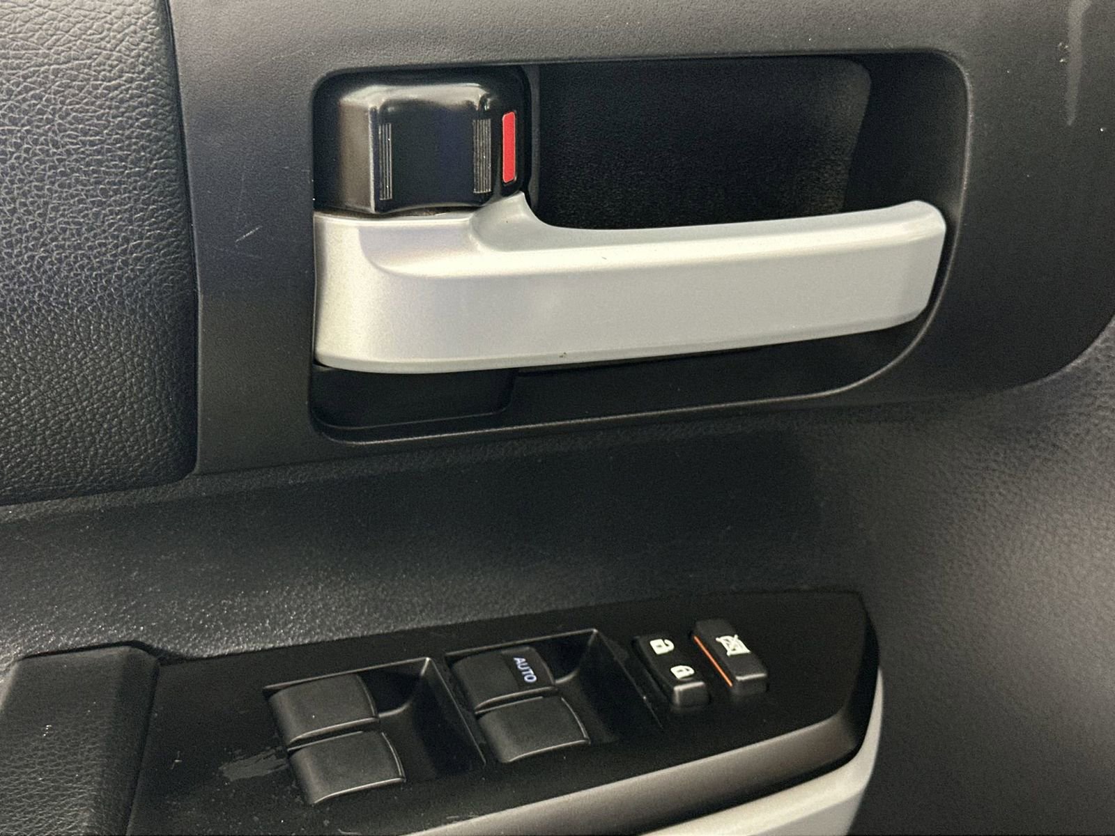 Used 2019 Toyota Tundra SR5 w/ SR5 Upgrade Package image 13