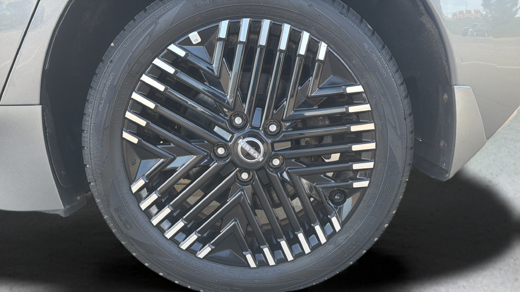 Certified 2025 Nissan Leaf SV Plus FWD image 23