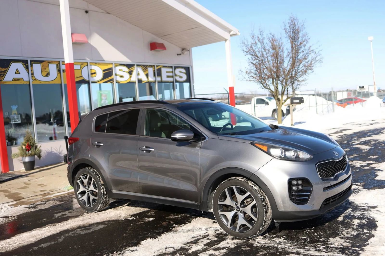 Used 2018 Kia Sportage SX image 3