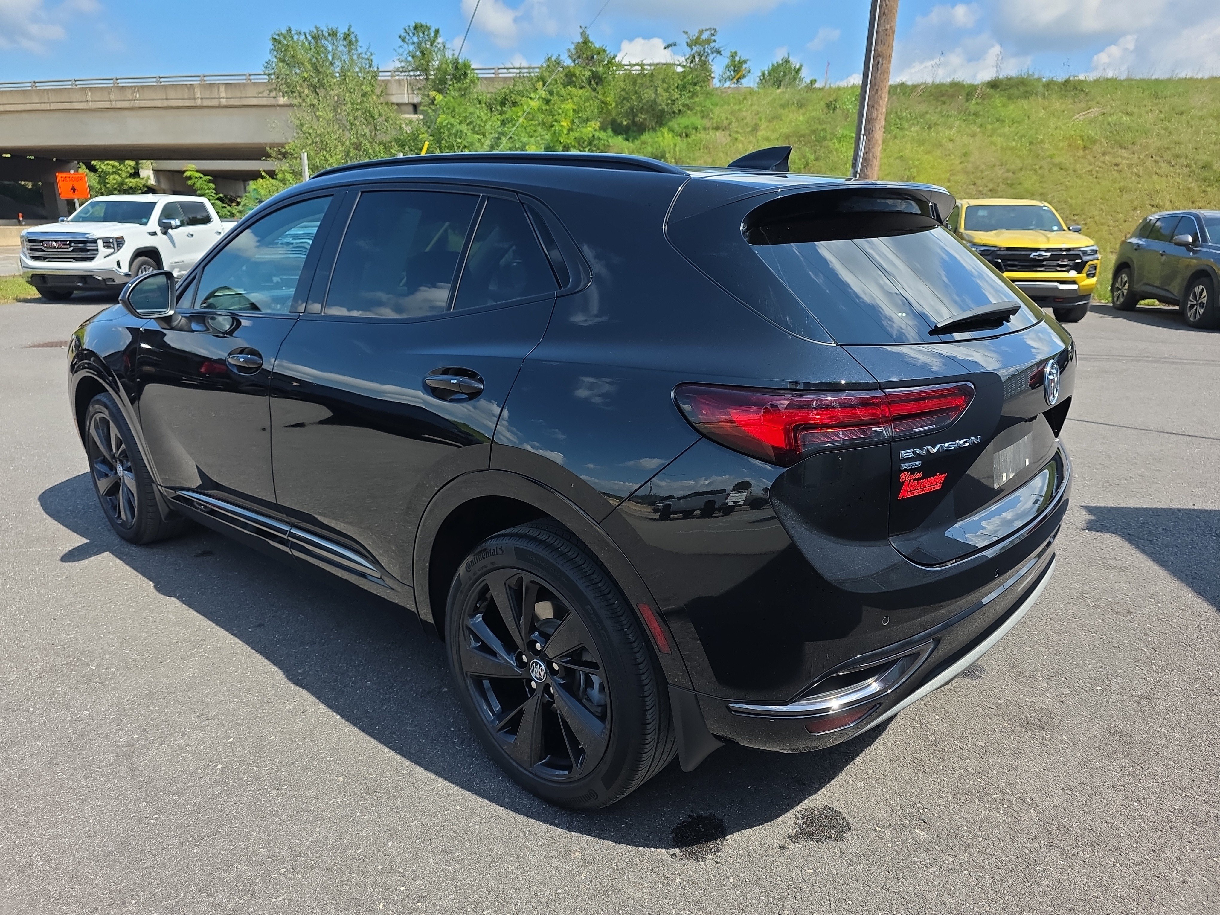 Used 2023 Buick Envision Preferred w/ Sport Touring Package AWD/4WD image 6