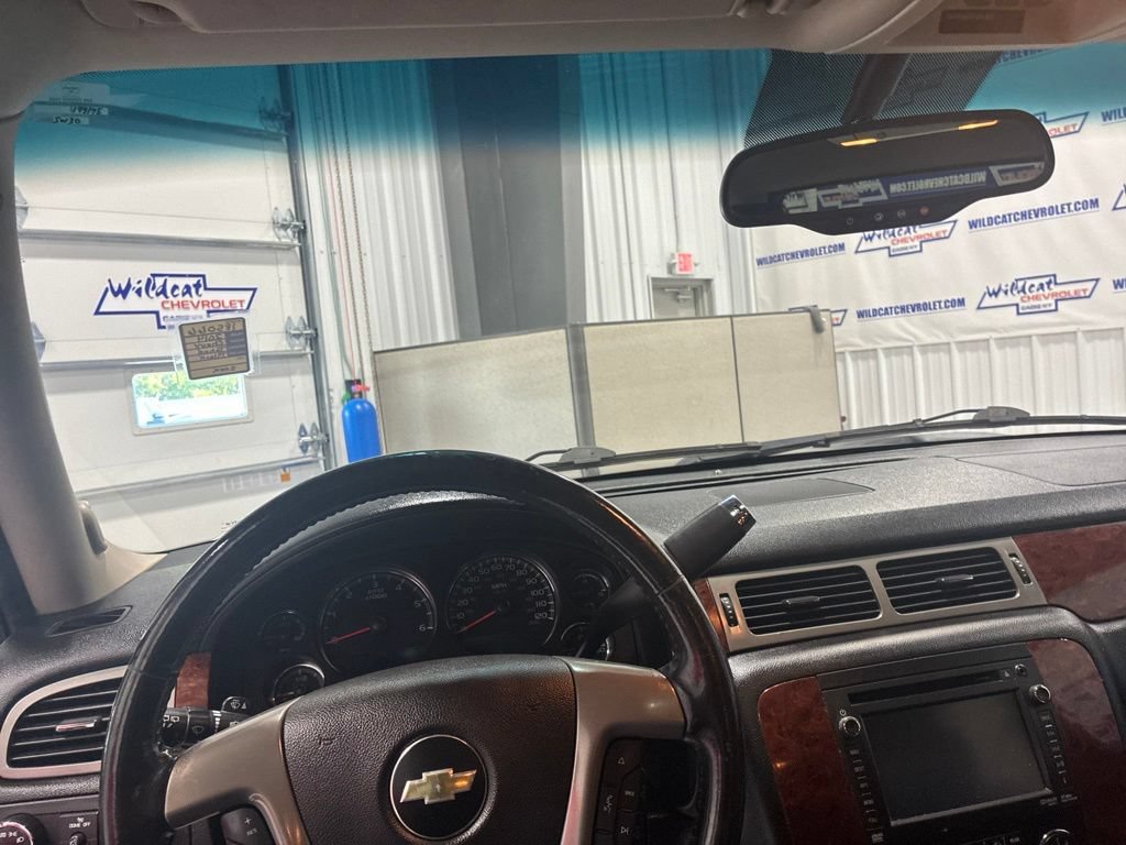 Used 2014 Chevrolet Tahoe LTZ AWD/4WD image 2