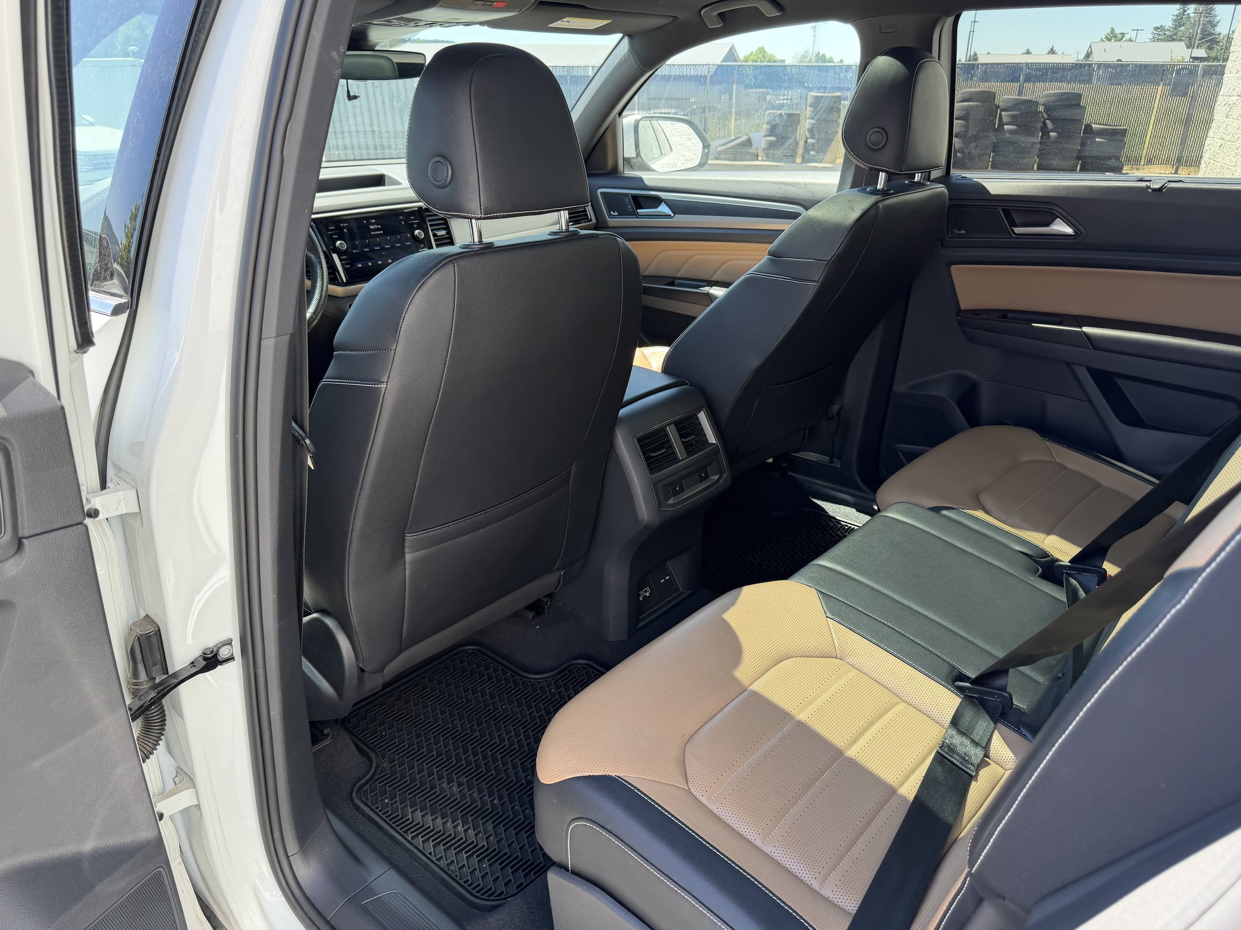 Used 2020 Volkswagen Atlas Cross Sport SEL Premium R-Line AWD/4WD image 25