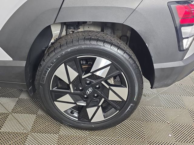 Used 2025 Hyundai Kona SEL AWD/4WD image 16