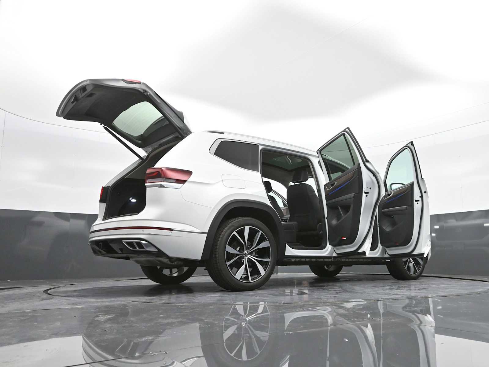 Used 2025 Volkswagen Atlas SEL Premium R-Line image 49