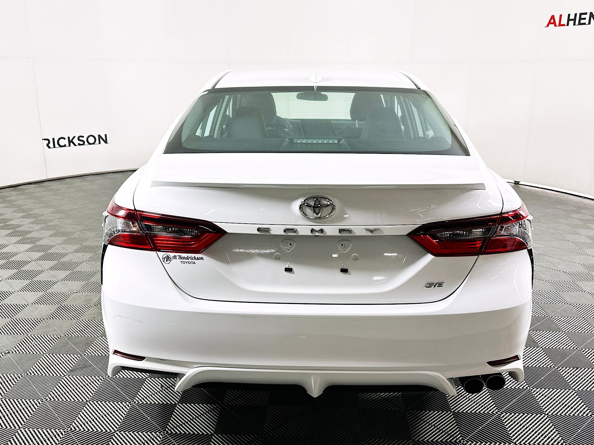 Used 2023 Toyota Camry SE image 4