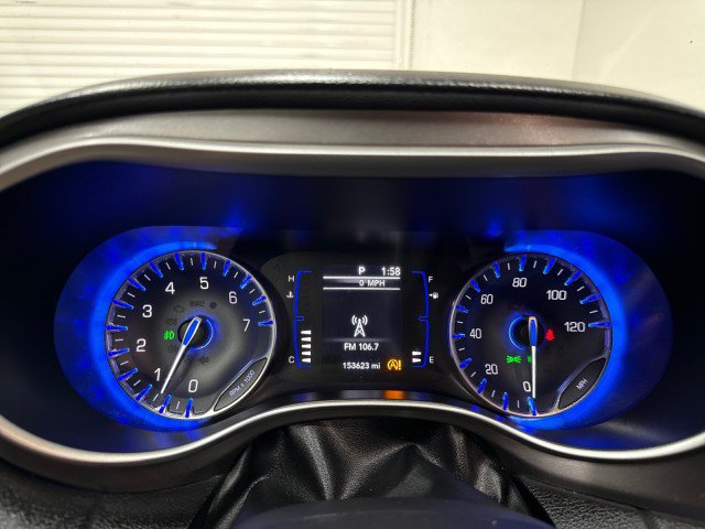 Used 2020 Chrysler Pacifica Touring-L FWD image 21
