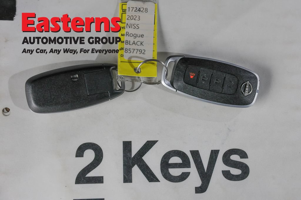 Used 2023 Nissan Rogue SV AWD/4WD image 24