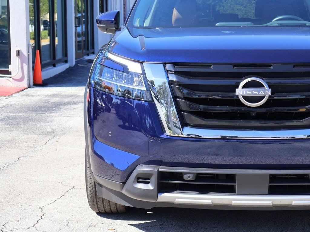 Used 2024 Nissan Pathfinder Platinum w/ Cargo Package image 16