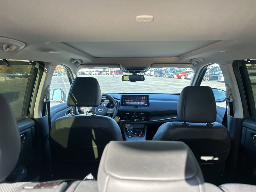 Used 2024 Nissan Rogue Platinum w/ Platinum Premium Package image 48