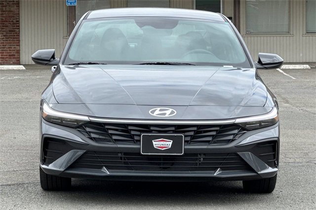 New 2025 Hyundai Elantra SEL image 3