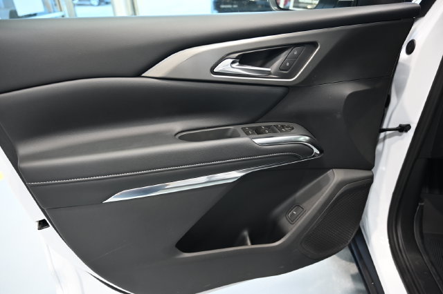New 2027 Chevrolet Traverse LT w/ LPO, Floor Liner Package AWD/4WD image 27