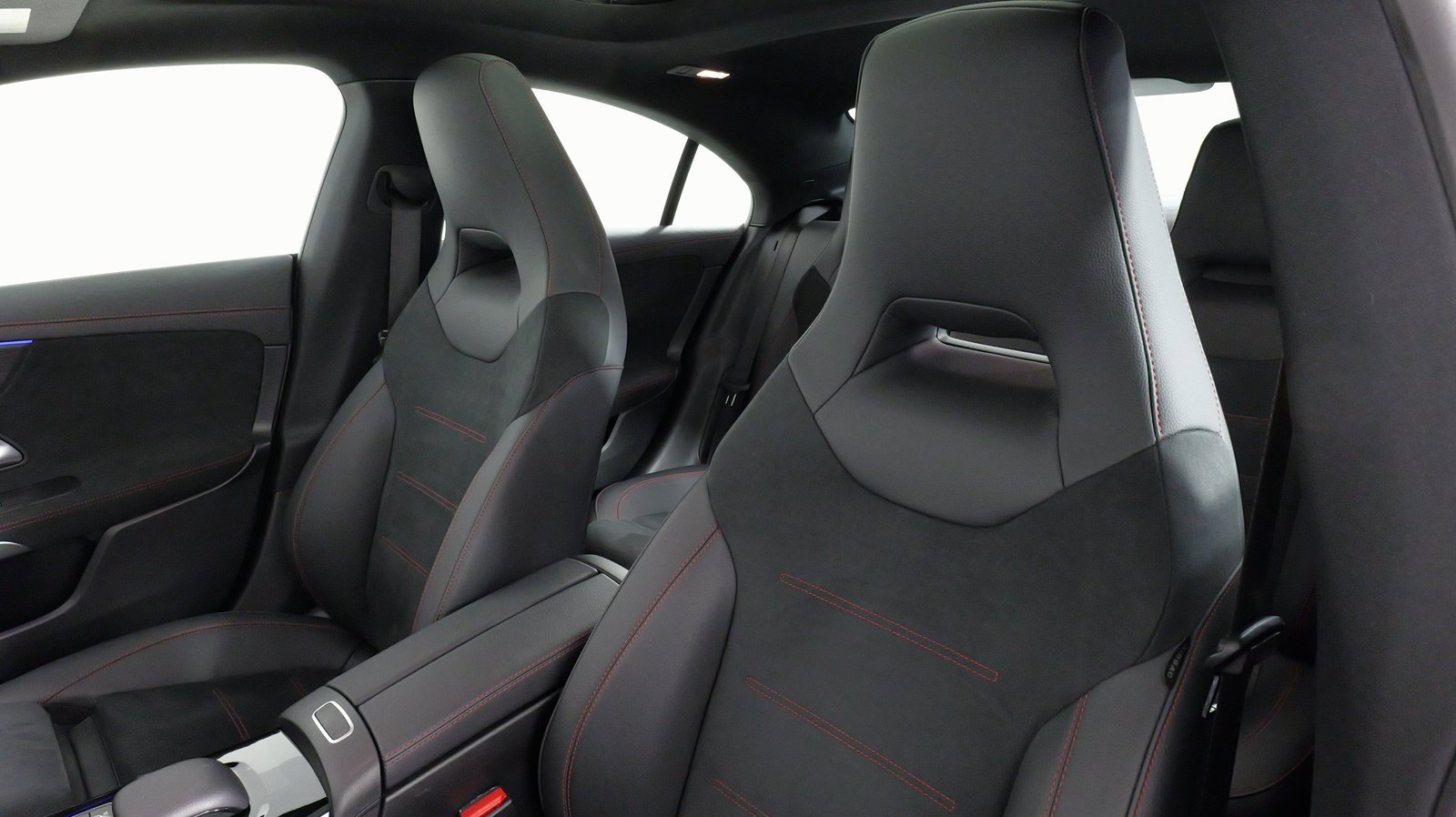 Used 2023 Mercedes-Benz CLA 250 4MATIC image 34