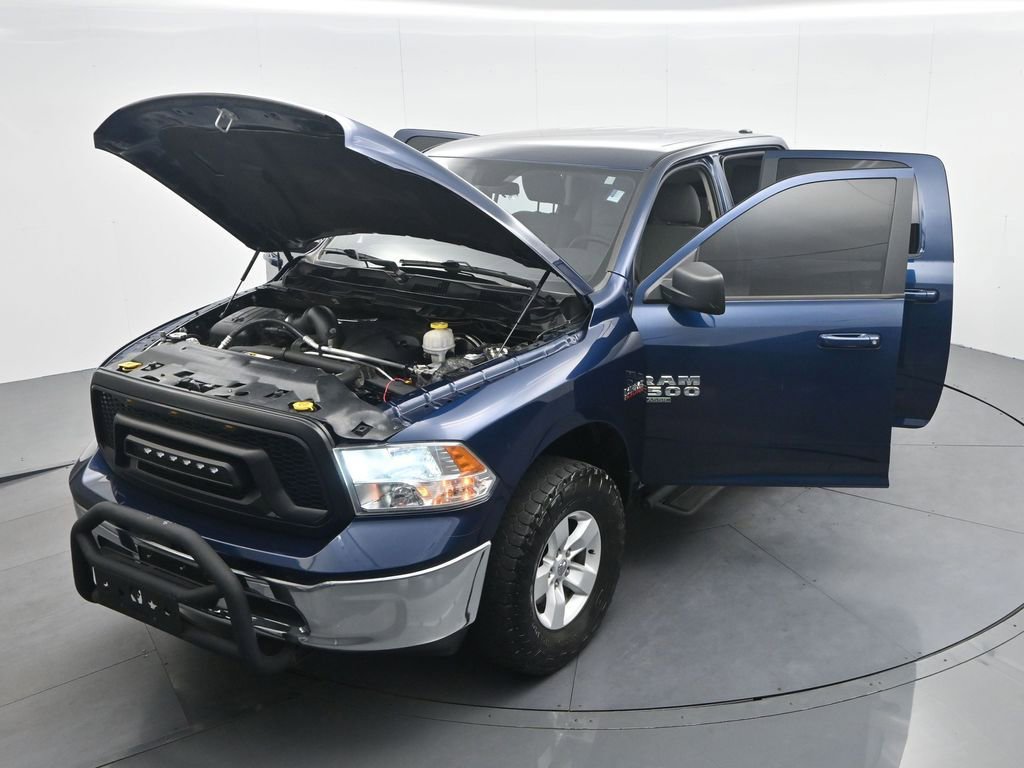 Used 2019 RAM 1500 Classic SLT AWD/4WD image 40