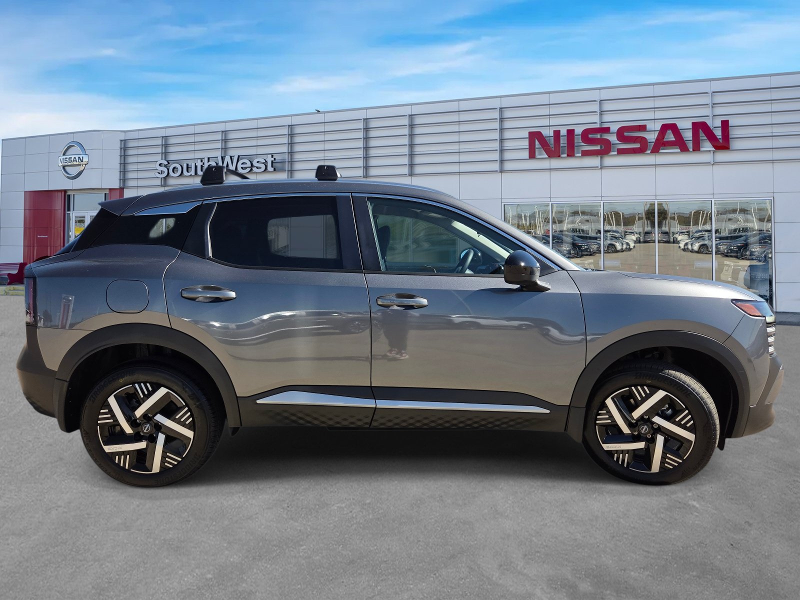 New 2027 Nissan Kicks SV w/ Cold Weather Package FWD image 4