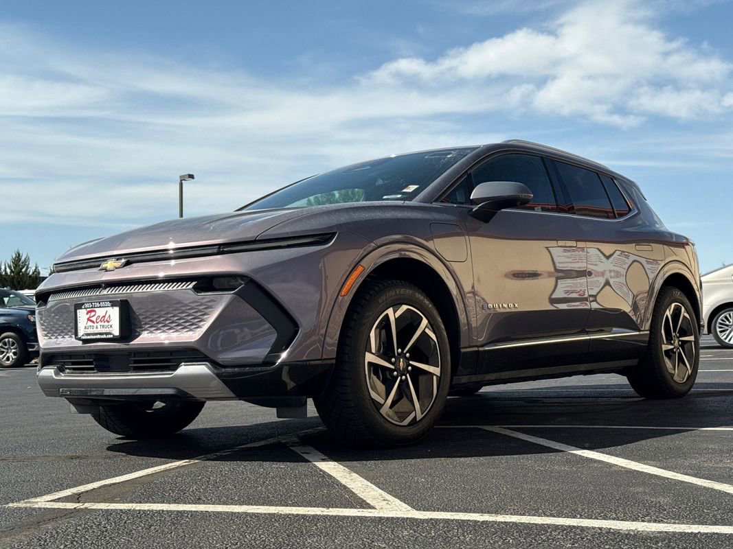 Used 2024 Chevrolet Equinox EV LT image 9