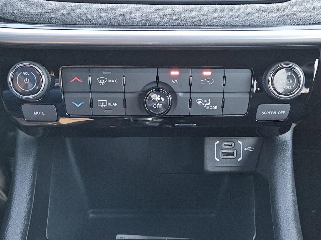 New 2026 Jeep Compass Latitude image 12