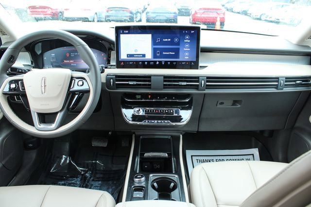 Used 2024 Lincoln Corsair Premiere image 16