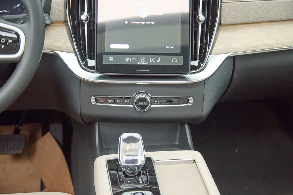 New 2026 Volvo XC90 B5 Plus w/ Protection Package image 28