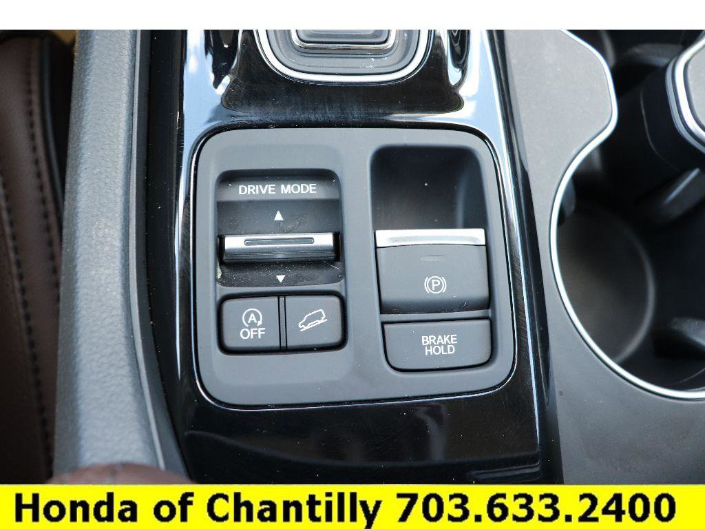 Used 2025 Honda Pilot Elite image 18