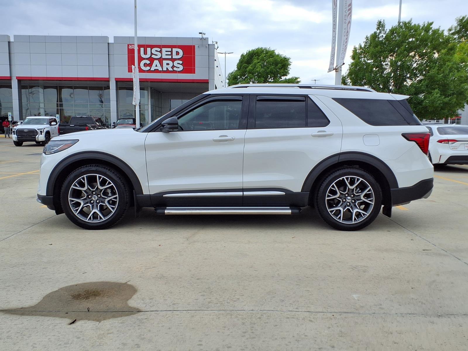 Used 2025 Ford Explorer Platinum w/ Ultimate Package image 8