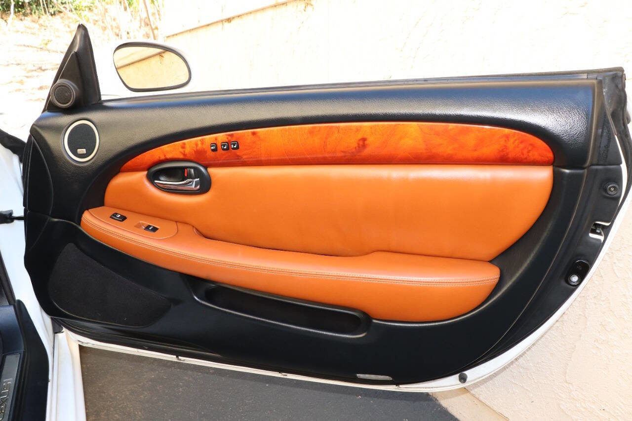 Used 2002 Lexus SC 430 Base 2dr Convertible RWD image 36