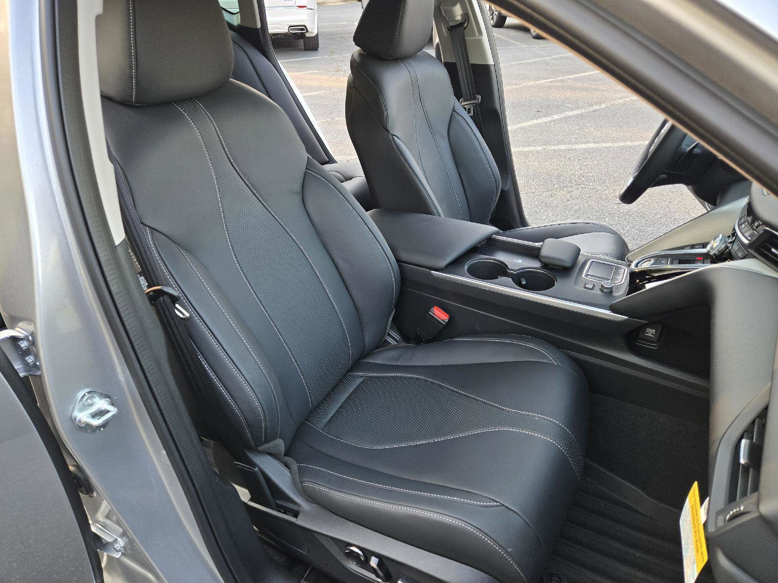 Used 2025 Acura TLX w/ Technology Package image 13