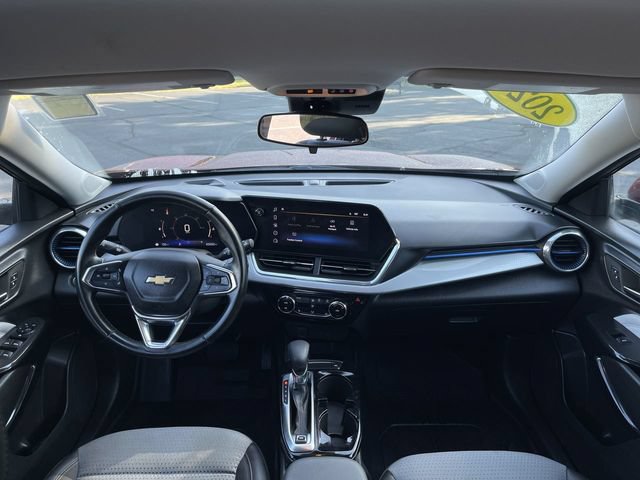 Used 2024 Chevrolet Trax LT w/ Driver Confidence Package FWD image 20