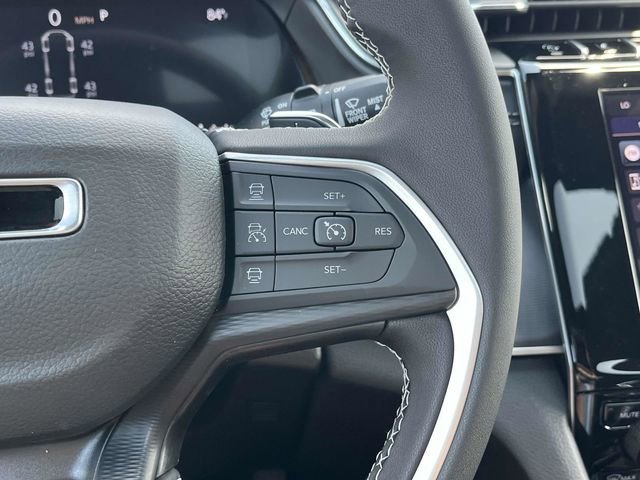 New 2025 Jeep Grand Cherokee L Laredo image 21