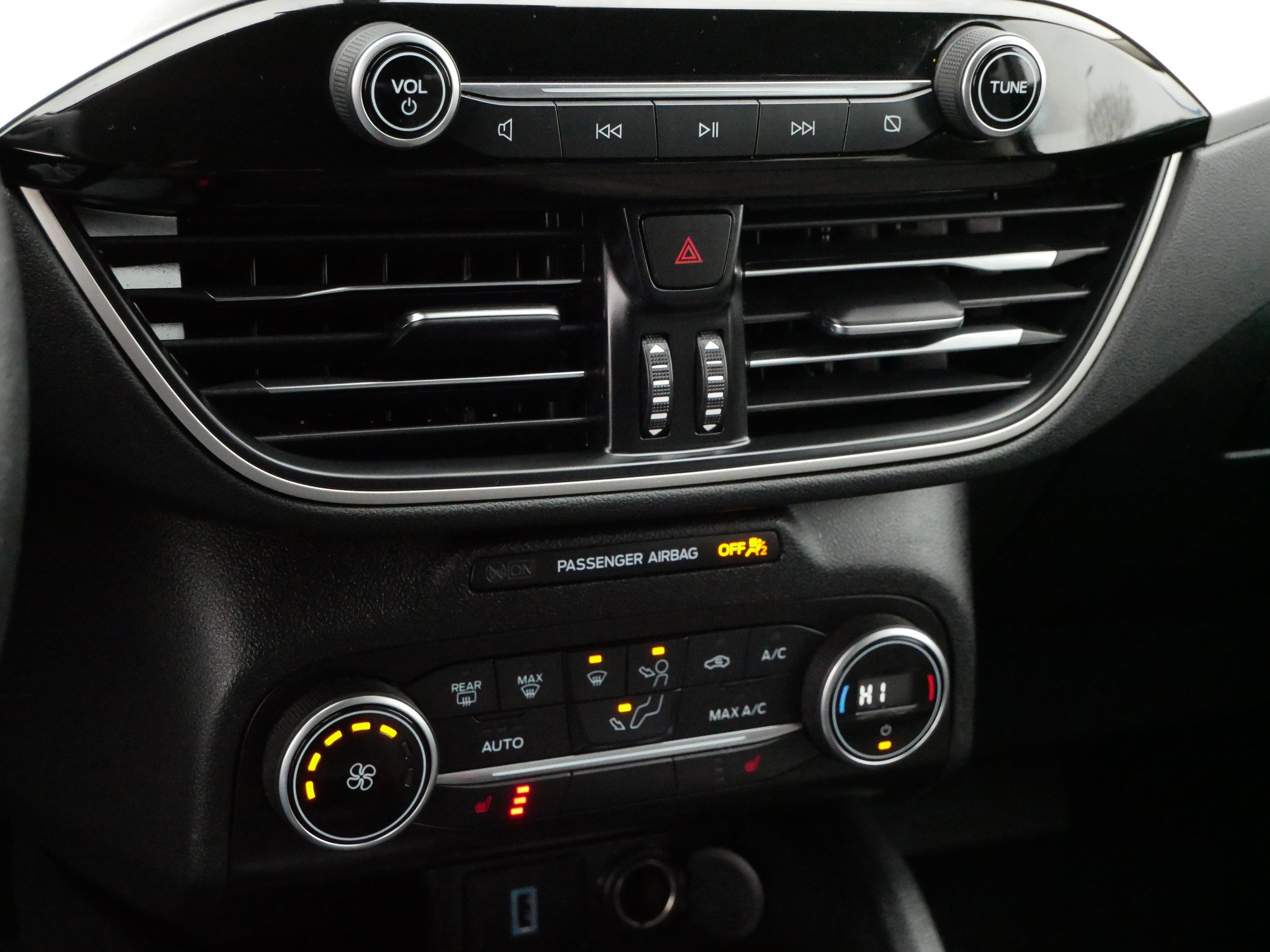 Used 2020 Ford Escape SE Sport image 23